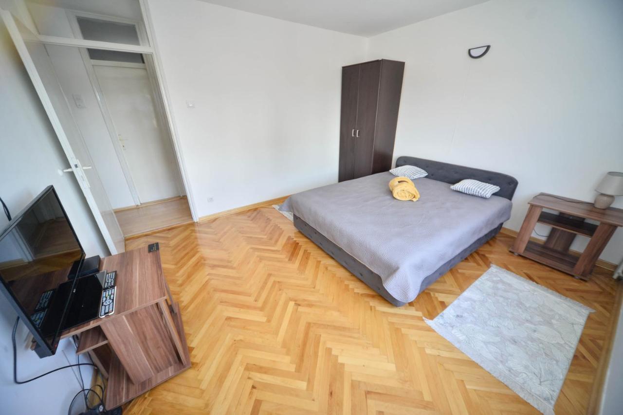 Apartman Centar Lux Pirot Luaran gambar