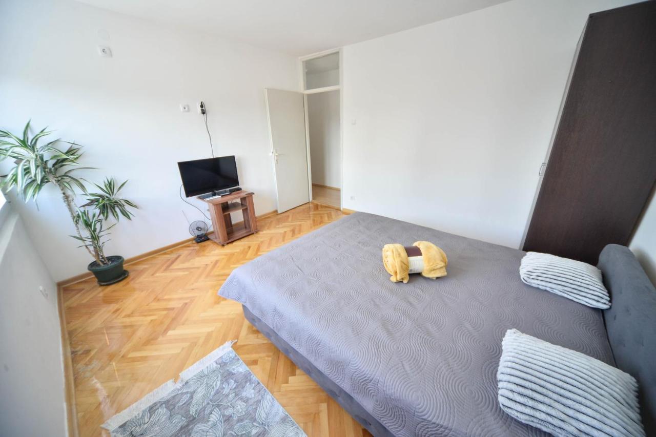 Apartman Centar Lux Pirot Luaran gambar